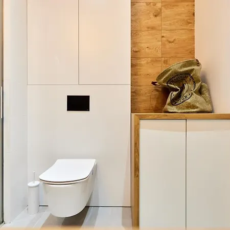 Mini Penthouse With View In Lodz! Free Parking * Λοτζ