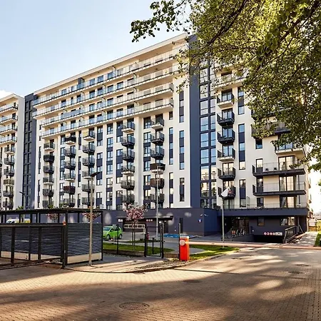 Mini Penthouse With View In Lodz! Free Parking شقة