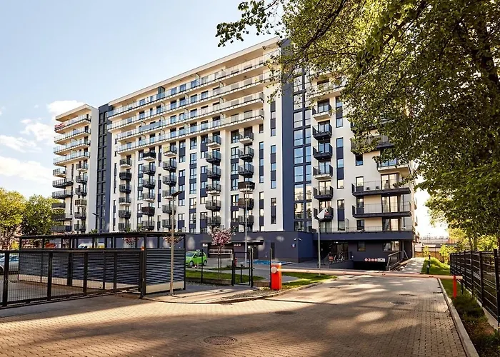 Mini Penthouse With View In Lodz! Free Parking شقة