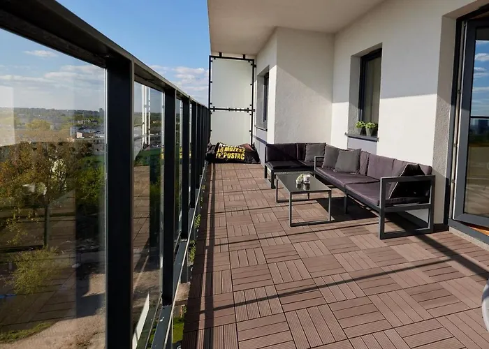 Mini Penthouse With View In Lodz! Free Parking شقة وودج